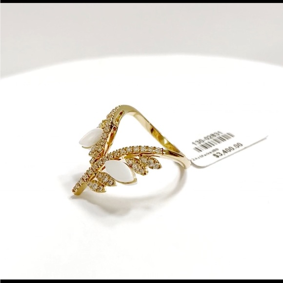 Sparking Diamonds & Mother of Pearl Cacubon in Solid 18K Rose Gold, High End - Picture 6 of 11